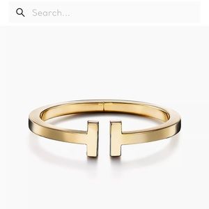 Tiffany T Square bracelet, 18k gold, size small, used. Product number:60010738